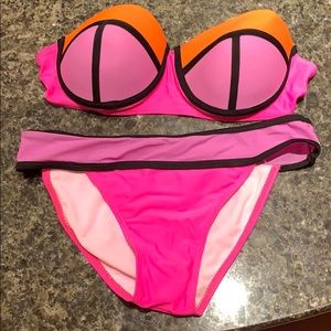 bathing suit/bikini set